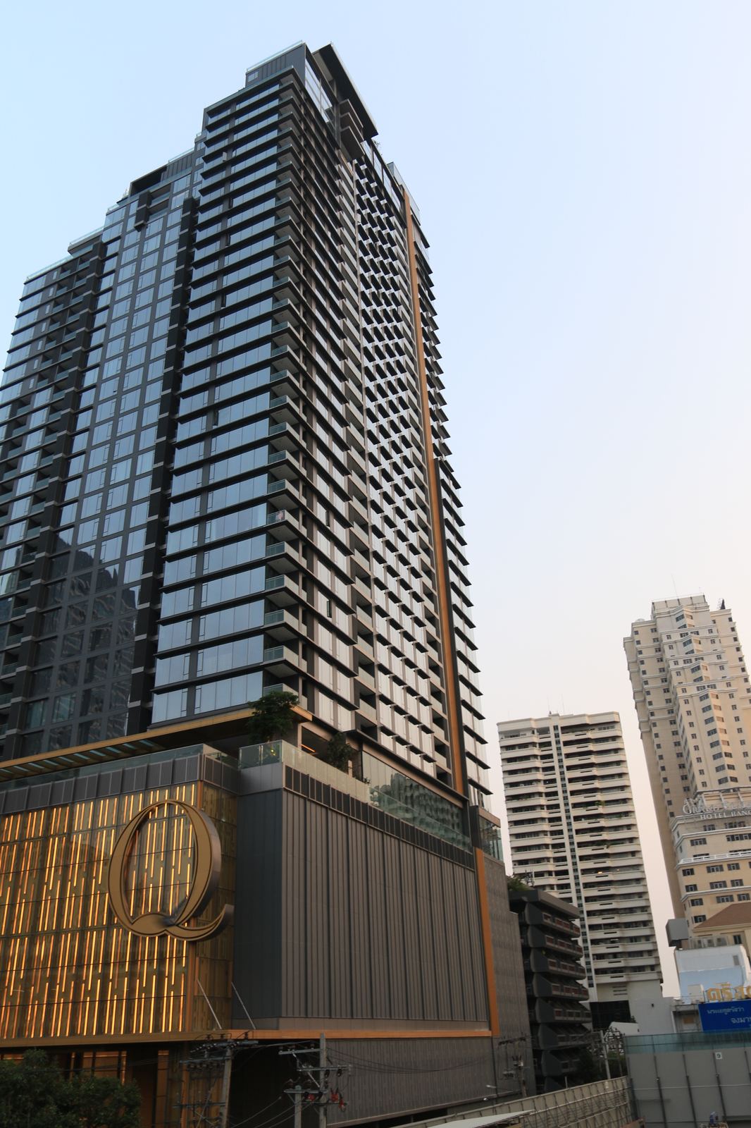ตึกคอนโด Q1 Sukhumvit สูง 40 ชั้น