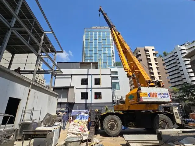เครน BIG MACHINE TRADING หน้าไซต์งาน